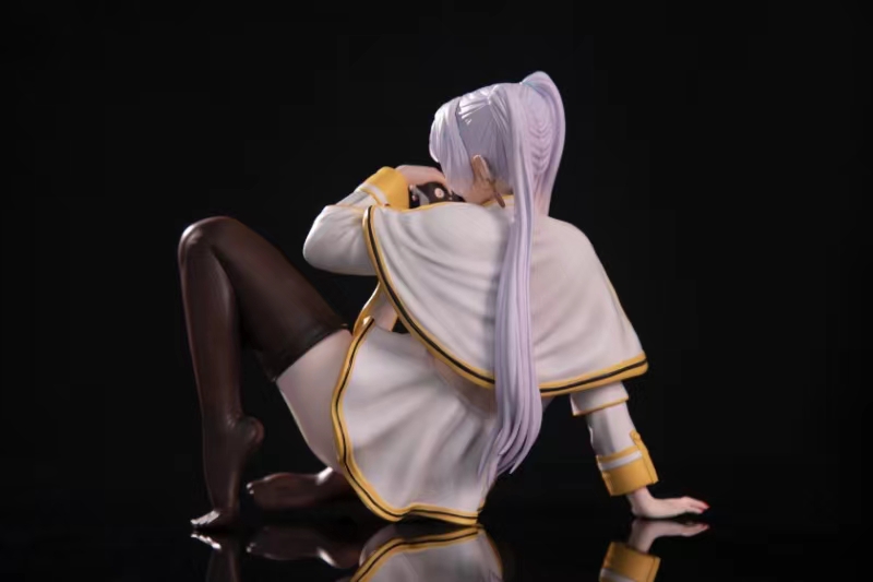 PRE-ORDER APEX Studio - Frieren: Beyond Journey's End Selfie Frieren 1/6 Statue(GK) (Adult 18+)