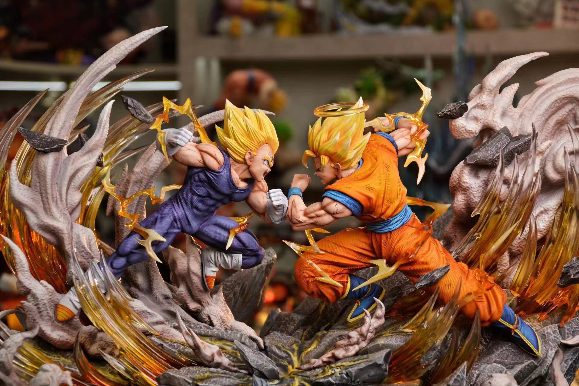 WL Studio - Dragon Ball Scenario Battle Series 01: Super Saiyan 2 Son Goku vs Demonized Vegeta 1/6 Statue(GK)